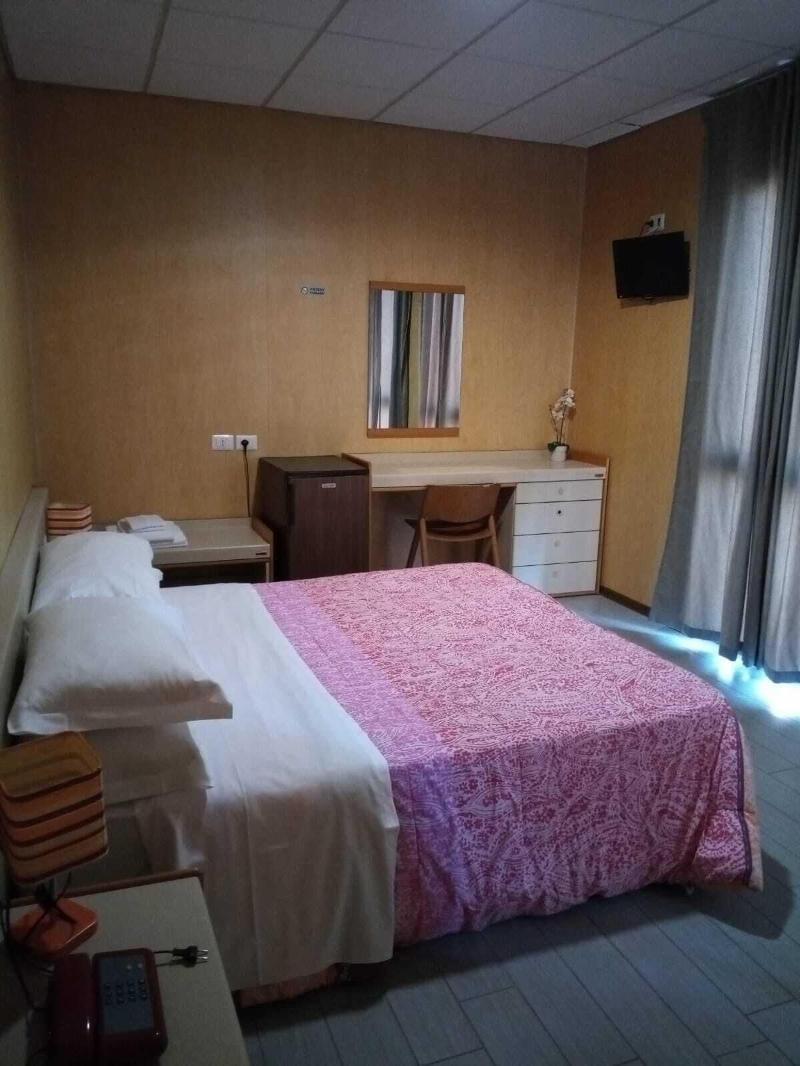 Hotel Socrate Lavena Ponte Tresa Εξωτερικό φωτογραφία